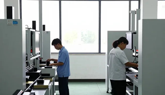 泰兴市乔曼尼服饰有限公司